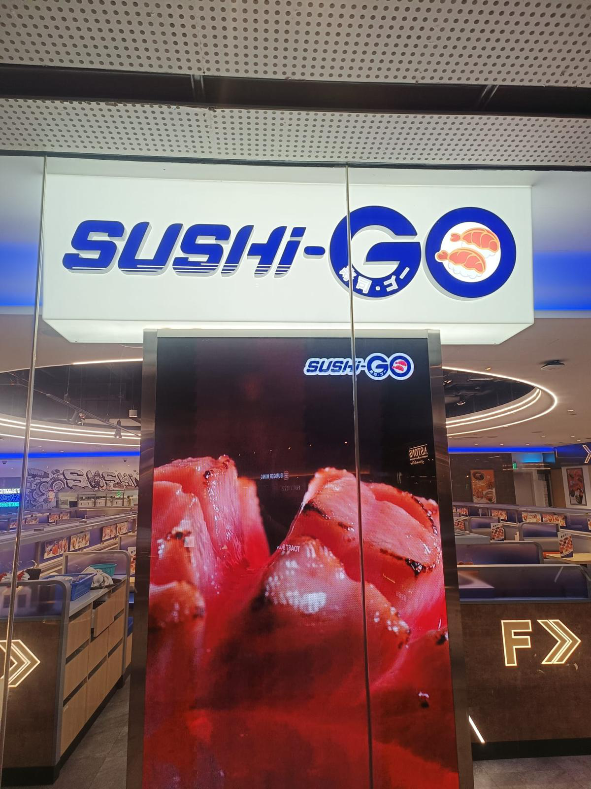 Front-lit BoxUp channel letters with LED acrylic illumination system