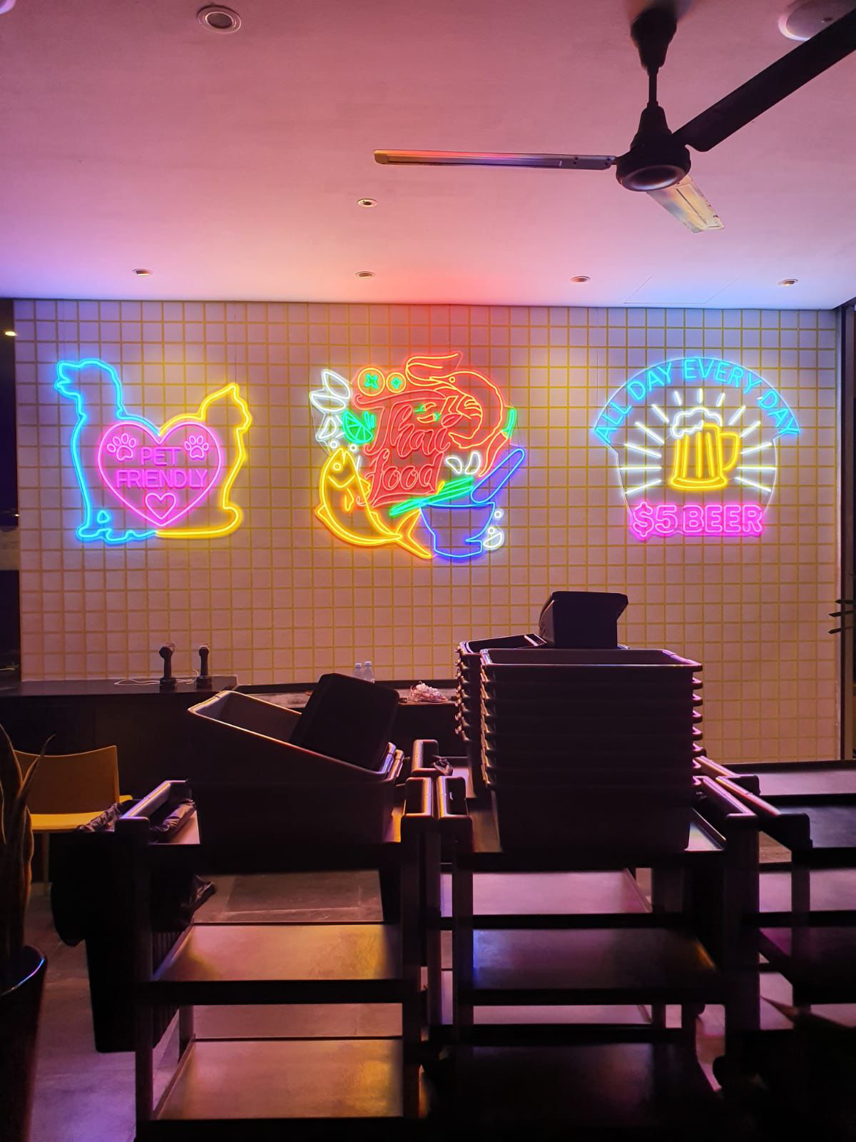 Pet Beer LED neon signage for pet-friendly bar and restaurant